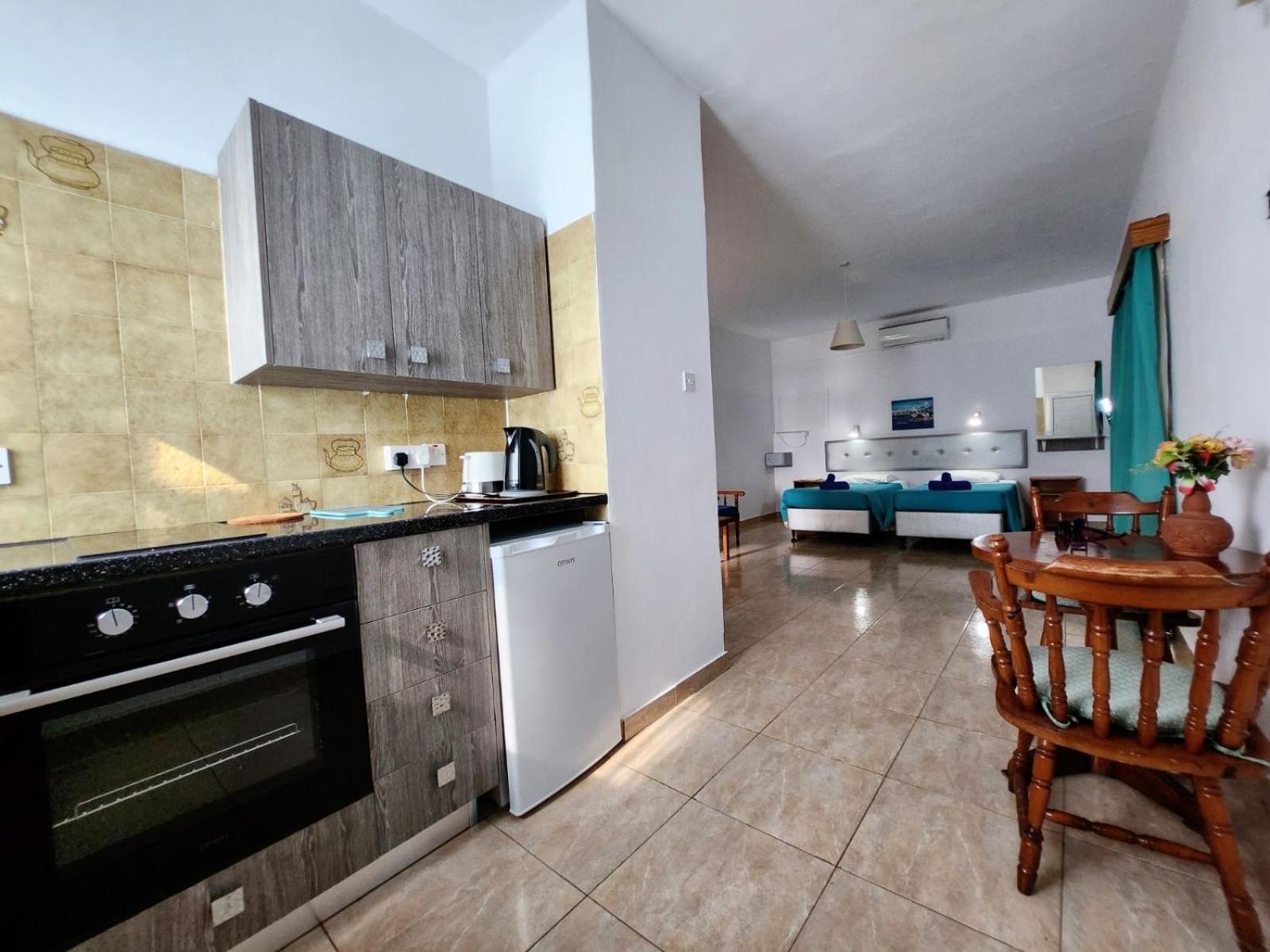 Florence Hotel Apartments Ayia Napa Exteriör bild