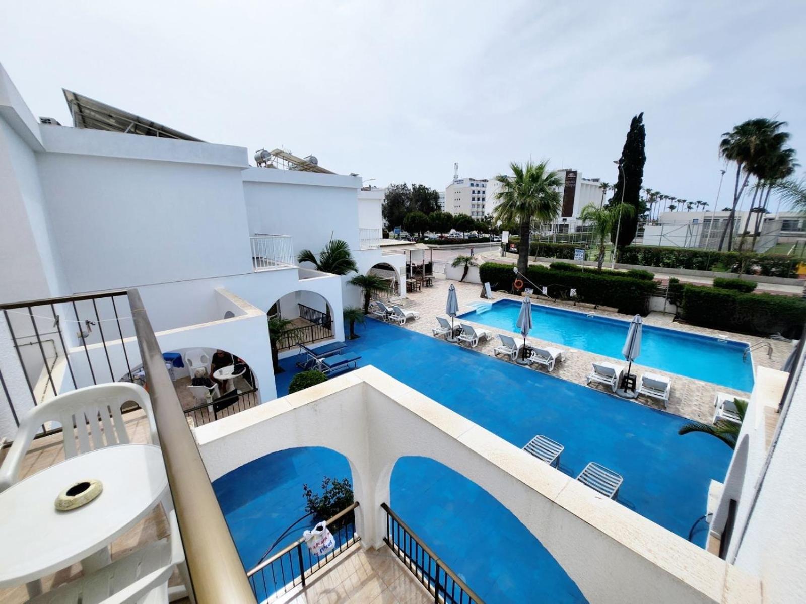 Florence Hotel Apartments Ayia Napa Exteriör bild