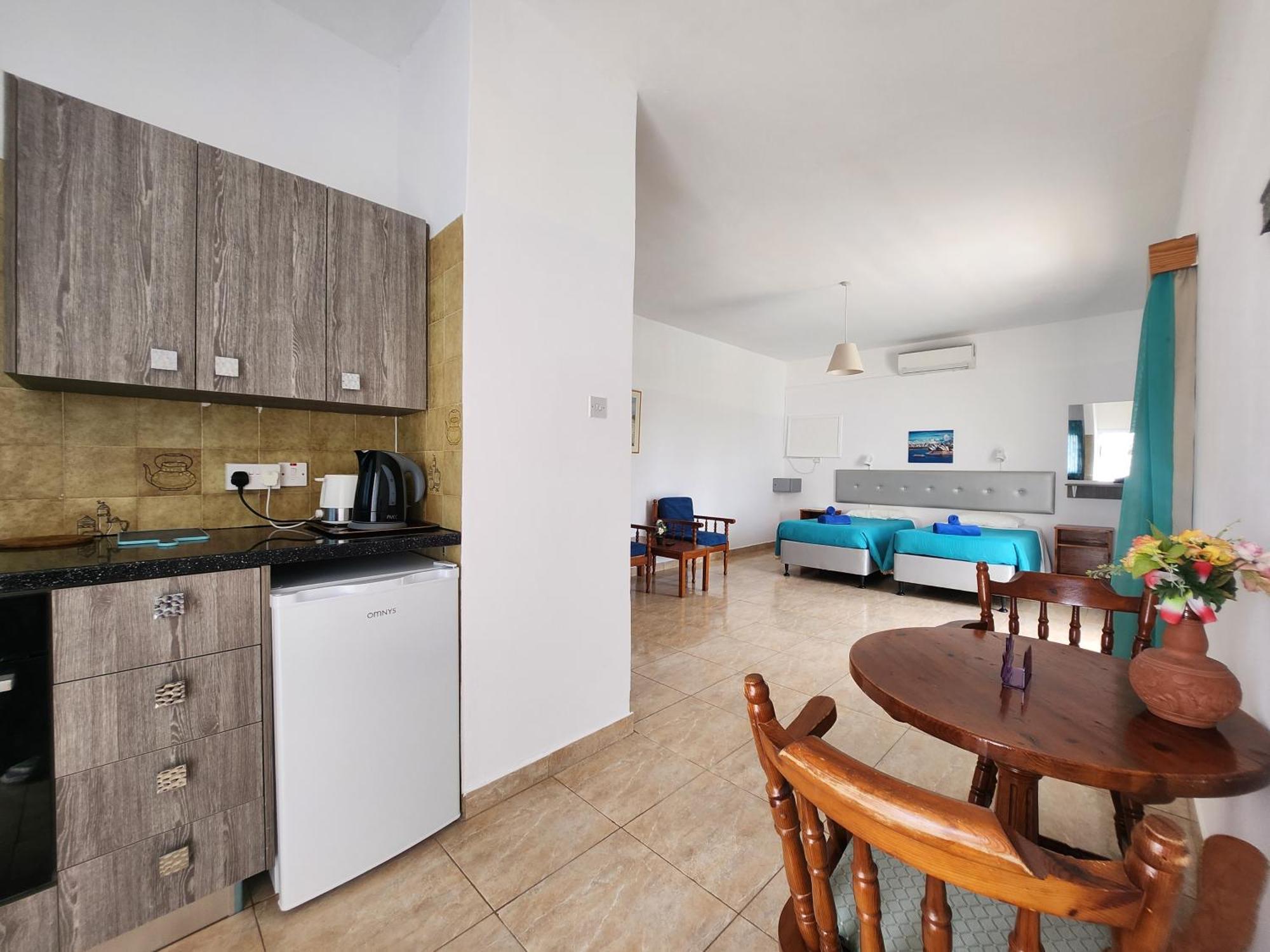 Florence Hotel Apartments Ayia Napa Rum bild