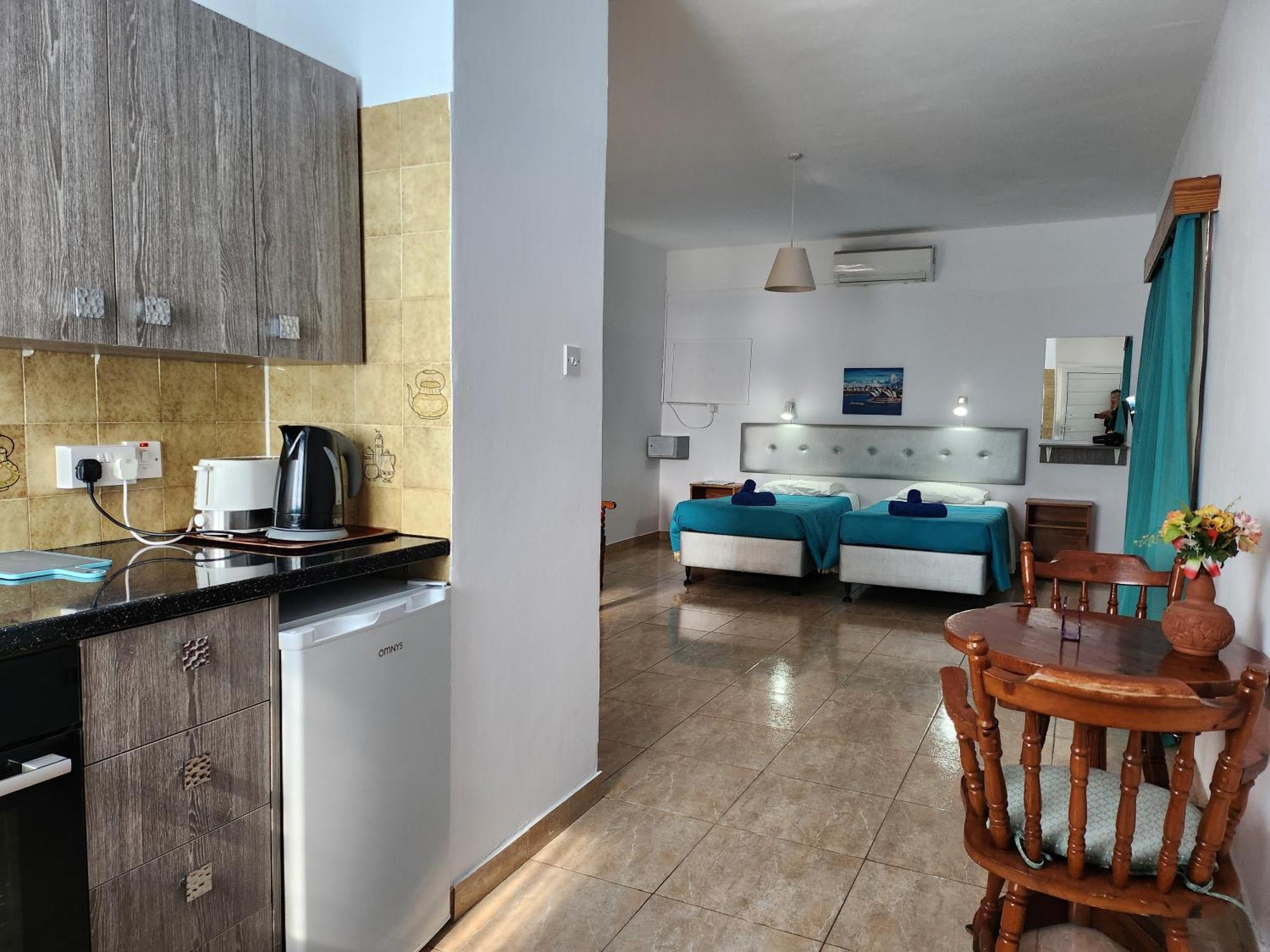 Florence Hotel Apartments Ayia Napa Rum bild