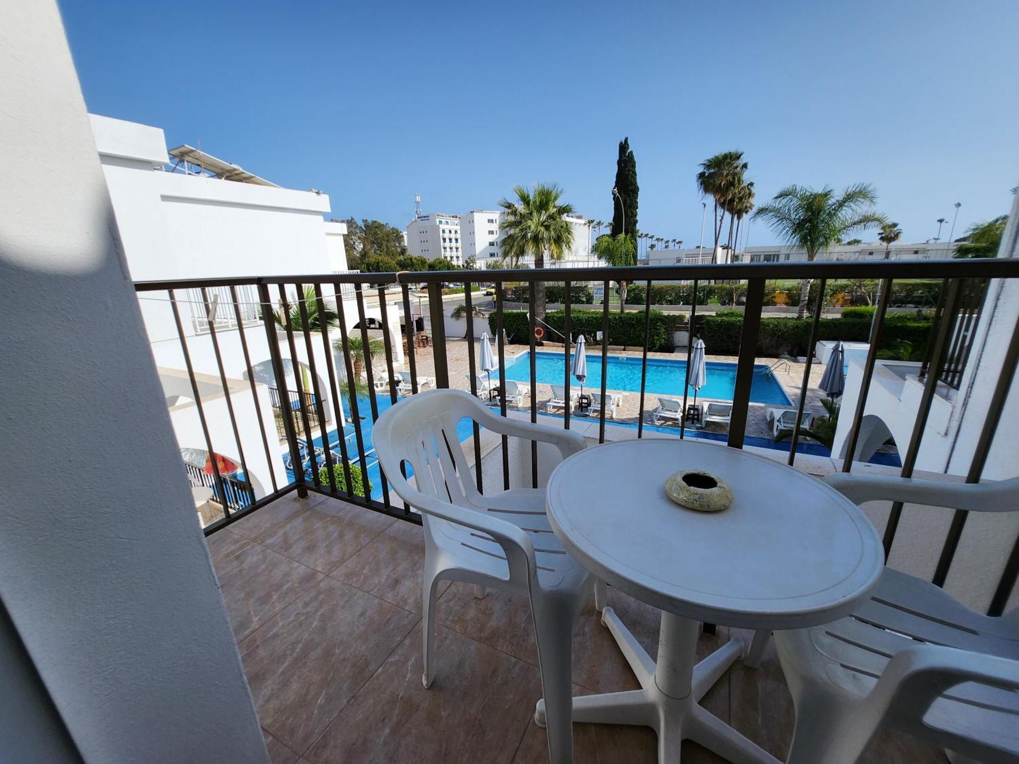 Florence Hotel Apartments Ayia Napa Rum bild